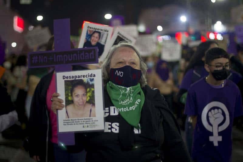 Fiscal NL: "desaparecen por rebeldes"; feministas señalan a la militarización