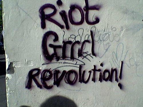 Mujeres en el movimiento punk: símbolo de resistencia Mujeres en el movimiento punk: símbolo de resistencia