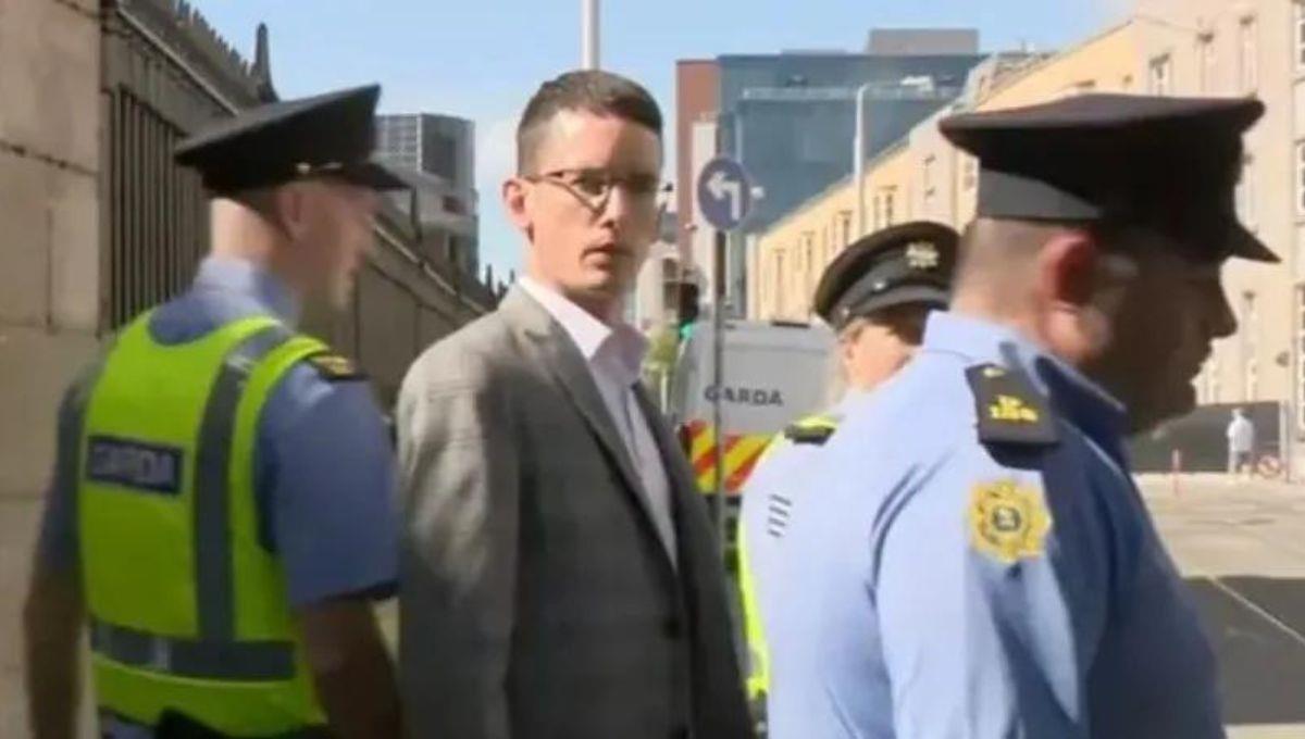 Profesor irlandés es encarcelado por no usar lenguaje incluyente Profesor irlandés es encarcelado por no usar lenguaje incluyente