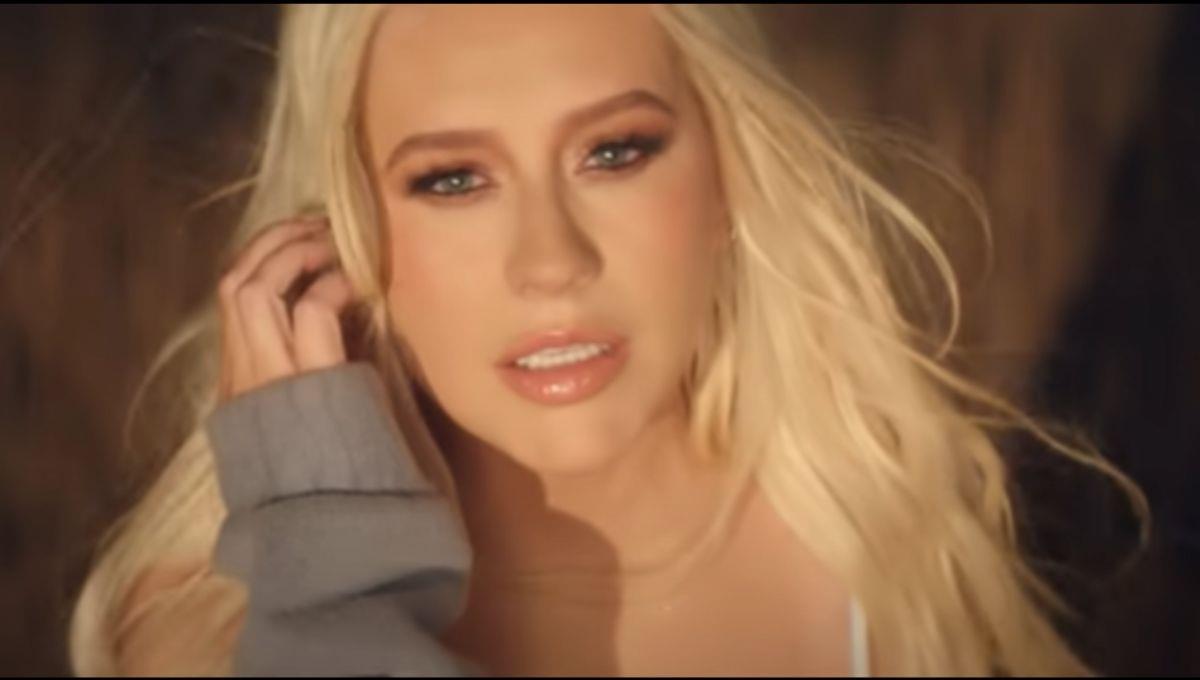 Christina Aguilera dedica canción a su papá ausente: “No es que te extrañe” Christina Aguilera dedica canción a su papá ausente: “No es que te extrañe”