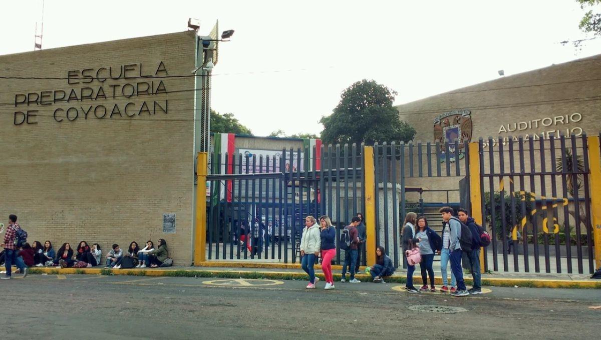 Estudiantes toman Prepa 6, denuncian casos de abuso sexual dentro de la UNAM Estudiantes toman Prepa 6, denuncian casos de abuso sexual dentro de la UNAM