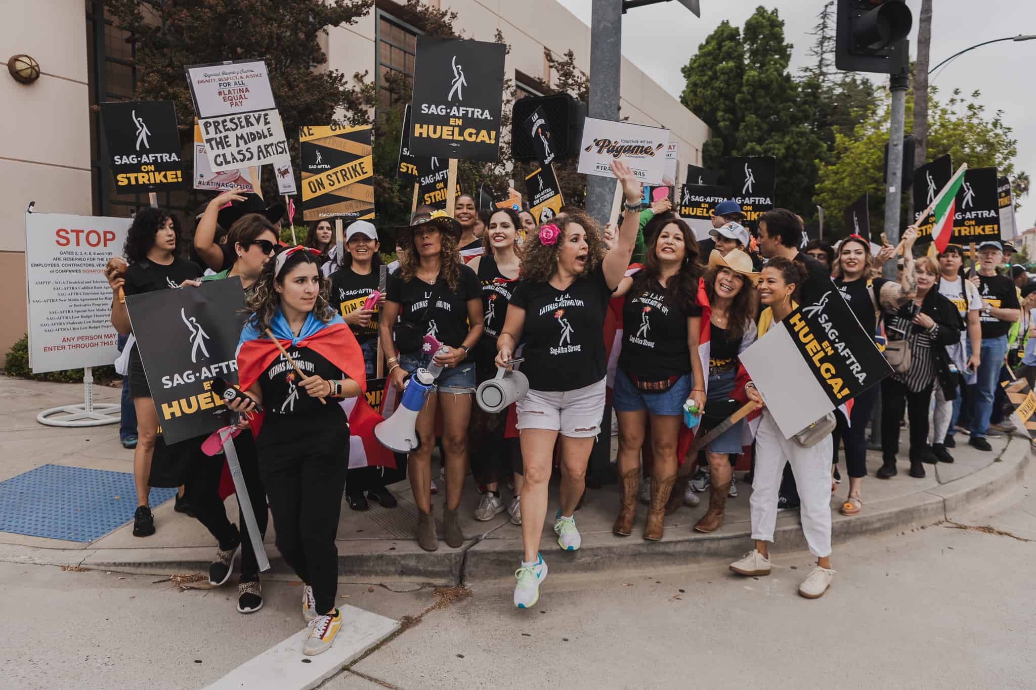 Juntas decimos: ¡págame!, latinas se unen contra la desigualdad salarial