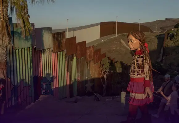 Amal, la marioneta: la ni&ntilde;a que emprendi&oacute; una traves&iacute;a en busca de su mam&aacute;
