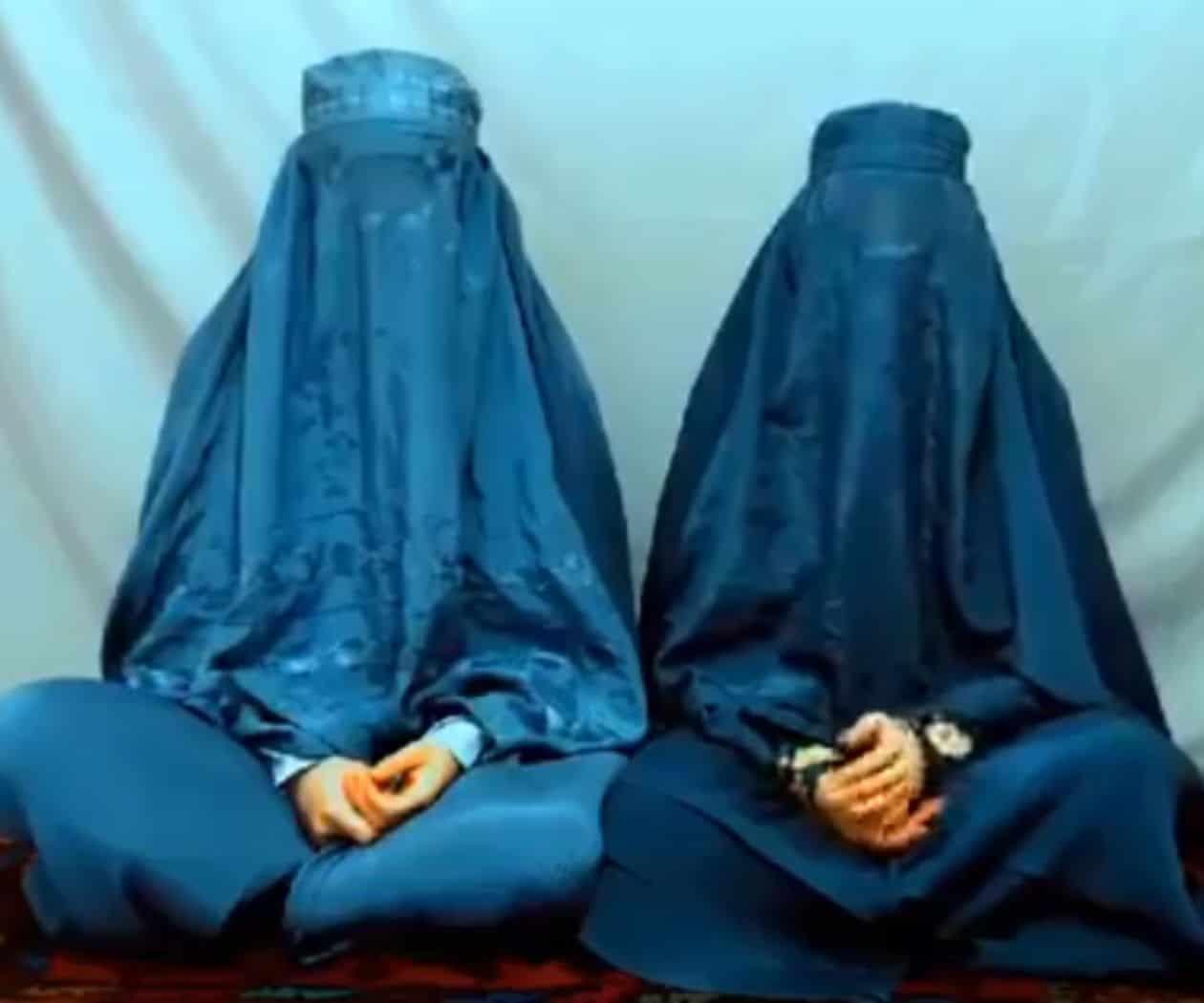 Mujeres afganas cantan en redes sociales y desafían al régimen talibán