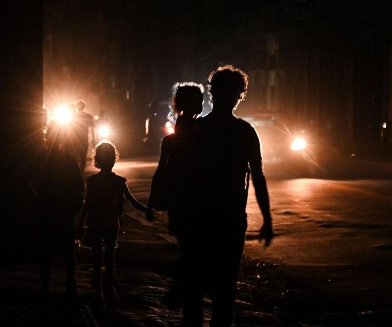 Apagón en Cuba: la crisis energética afecta más a mujeres y adultos mayores Apagón en Cuba: la crisis energética afecta más a mujeres y adultos mayores