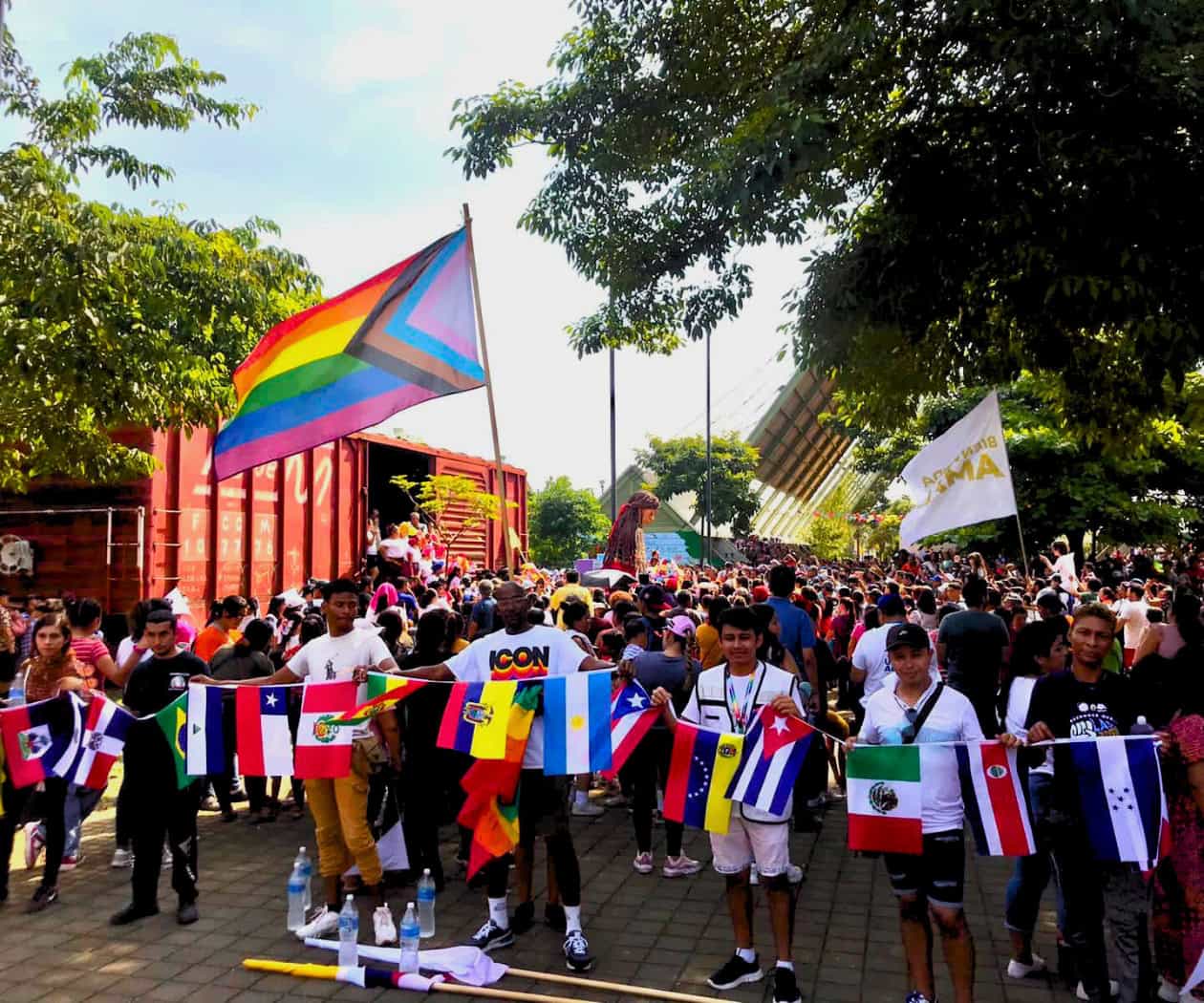 Migrantes LGBTQ+ enfrentan crisis tras cancelación de CBP One Migrantes LGBTQ+ enfrentan crisis tras cancelación de CBP One