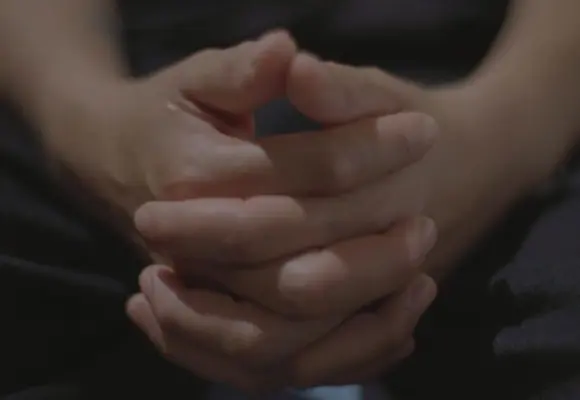 Ayudantes al ni&ntilde;o: abuso sexual y maltrato en casas hogar