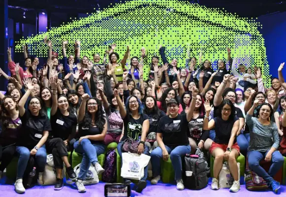 Technolatinas: la comunidad de mujeres que hackea el mundo tech