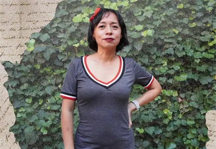 Brenda Navarro ya no es la mujer que escribi&oacute; "Casas vac&iacute;as"